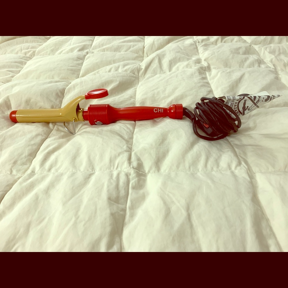 CHI Ceramic 1 Inch Curling Iron GF1557 Red Curler